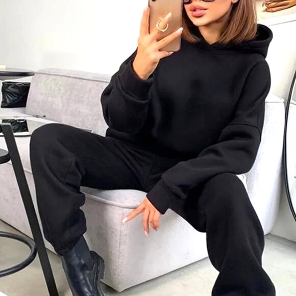 UPSCALE BLACK VELVETY FEEL COORDINATED SWEATSHIRT & PANTS COORDINATED SET SIZE L - Picture 1 of 5
